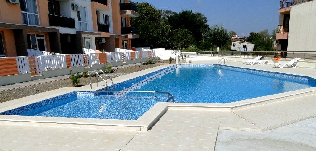 Двухкомнатная меблированная квартира с видом на море на продажу в курорте Бяла Двухкомнатная меблированная квартира с видом на море на продажу в курорте Бяла