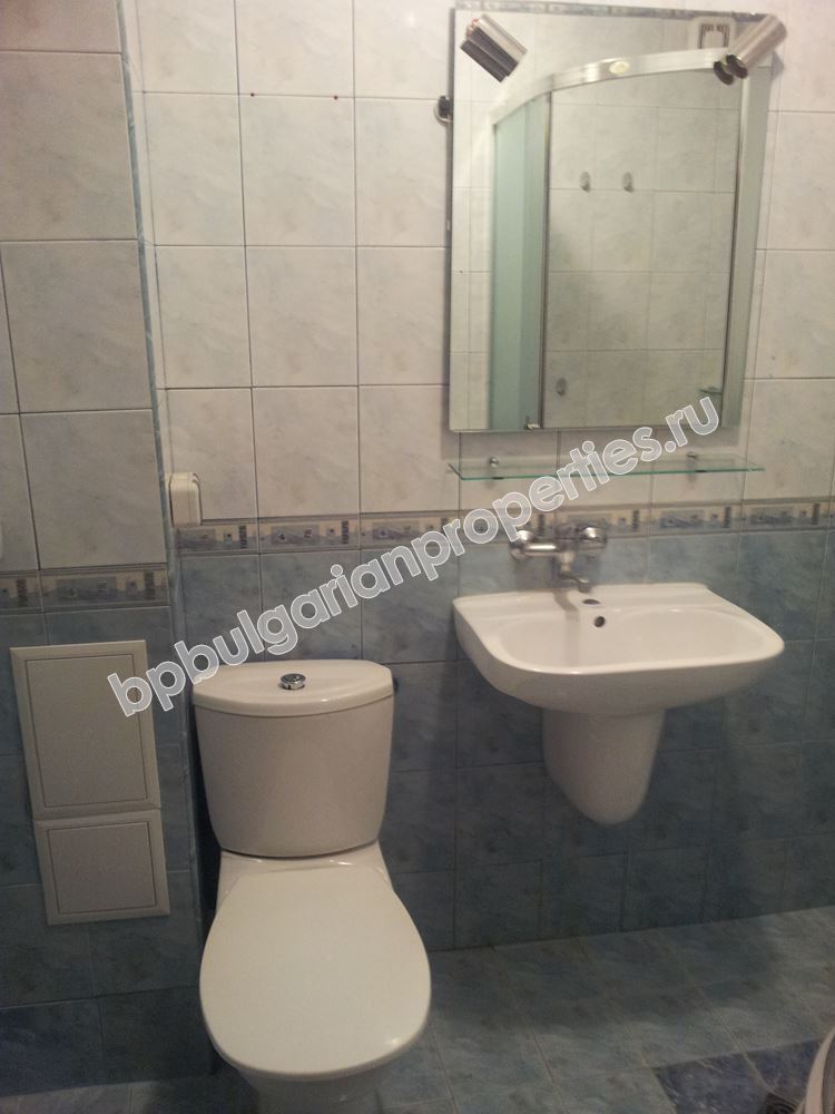 Меблированная квартира с видом на море в жилом доме в Святом Власе