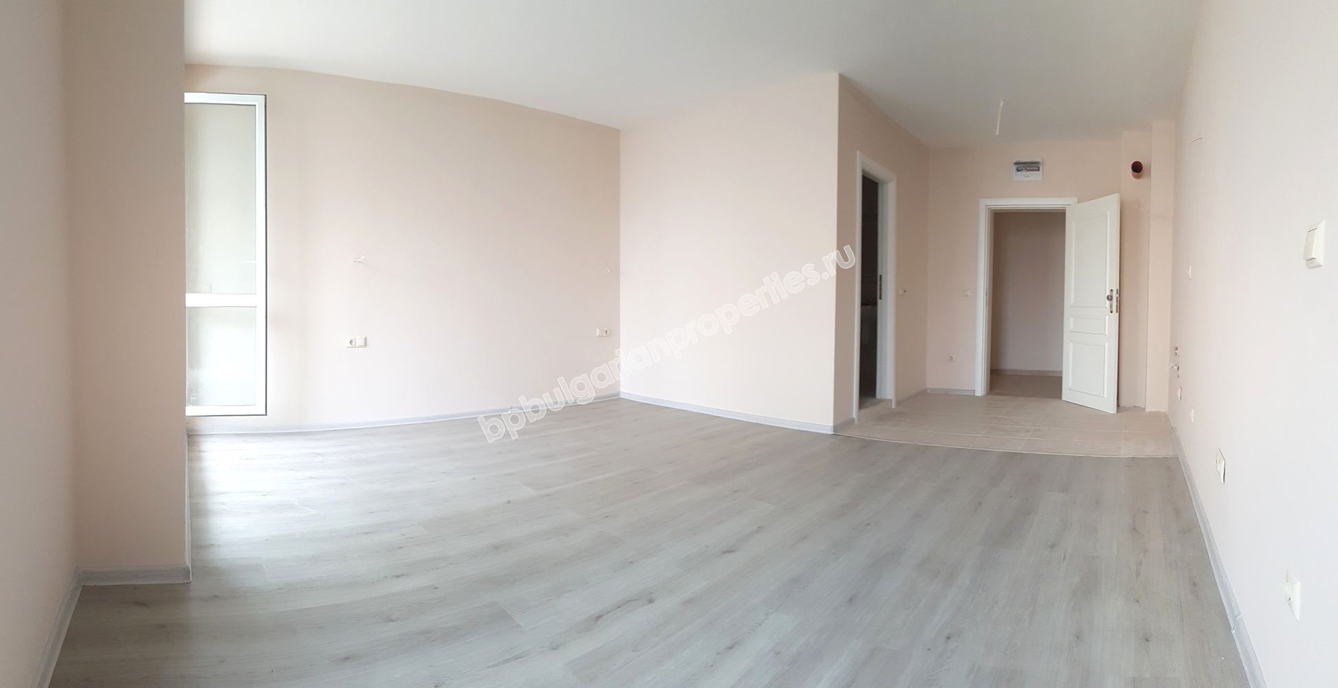 Дешевая однокомнатная квартира-студия  на продажу  в Солнечном Берегу