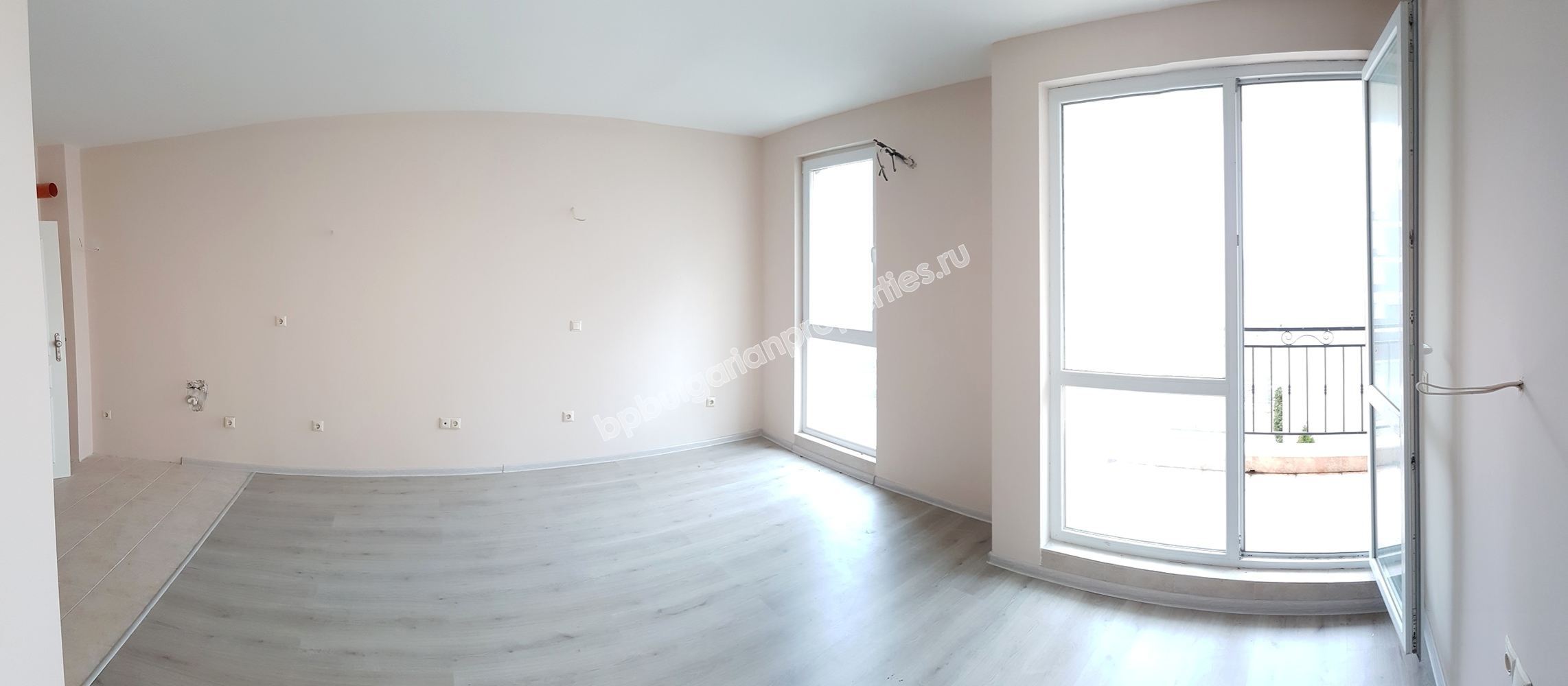 Дешевая однокомнатная квартира-студия  на продажу  в Солнечном Берегу