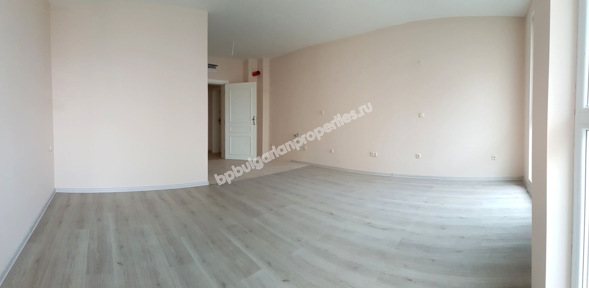 Дешевая однокомнатная квартира-студия  на продажу  в Солнечном Берегу