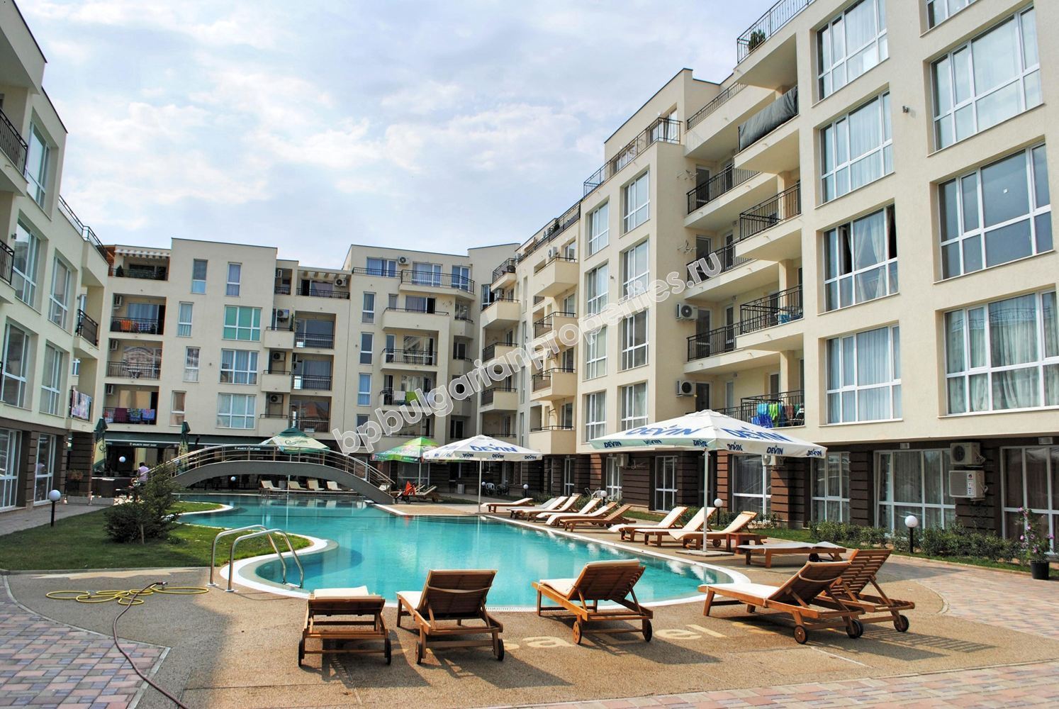 Дешевая однокомнатная квартира-студия  на продажу  в Солнечном Берегу