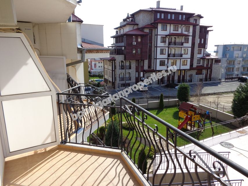 Меблированная двухкомнатная квартира близко к пляжу на продажу в курорте Святой Влас