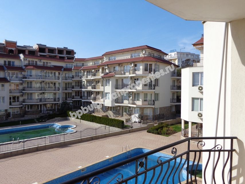 Меблированная двухкомнатная квартира близко к пляжу на продажу в курорте Святой Влас