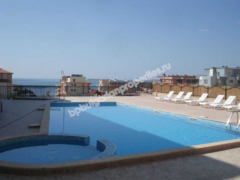 Меблированная двухкомнатная квартира близко к пляжу на продажу в курорте Святой Влас