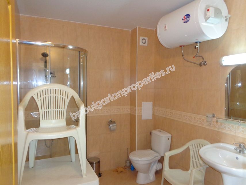 Меблированная двухкомнатная квартира близко к пляжу на продажу в курорте Святой Влас