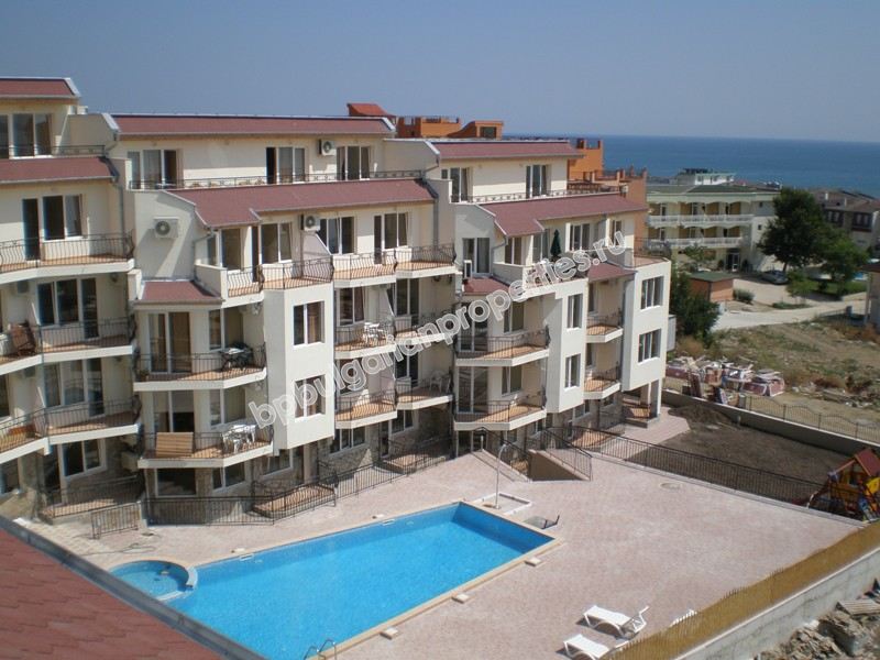 Меблированная двухкомнатная квартира близко к пляжу на продажу в курорте Святой Влас