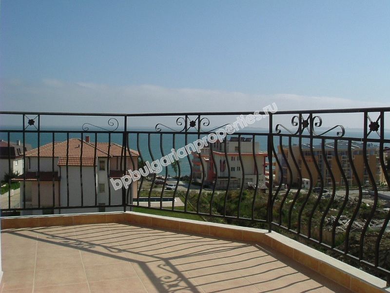 Меблированная двухкомнатная квартира близко к пляжу на продажу в курорте Святой Влас