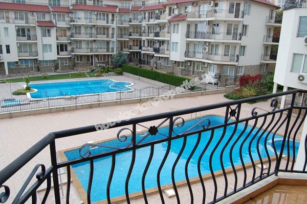 Меблированная двухкомнатная квартира близко к пляжу на продажу в курорте Святой Влас