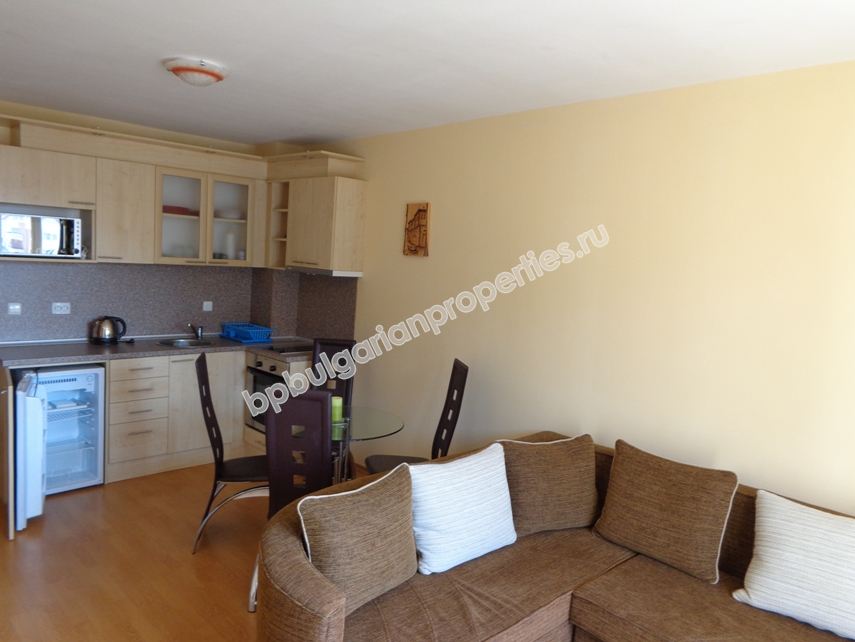 Меблированная двухкомнатная квартира близко к пляжу на продажу в курорте Святой Влас