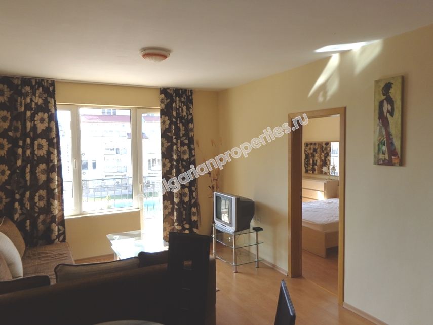 Меблированная двухкомнатная квартира близко к пляжу на продажу в курорте Святой Влас