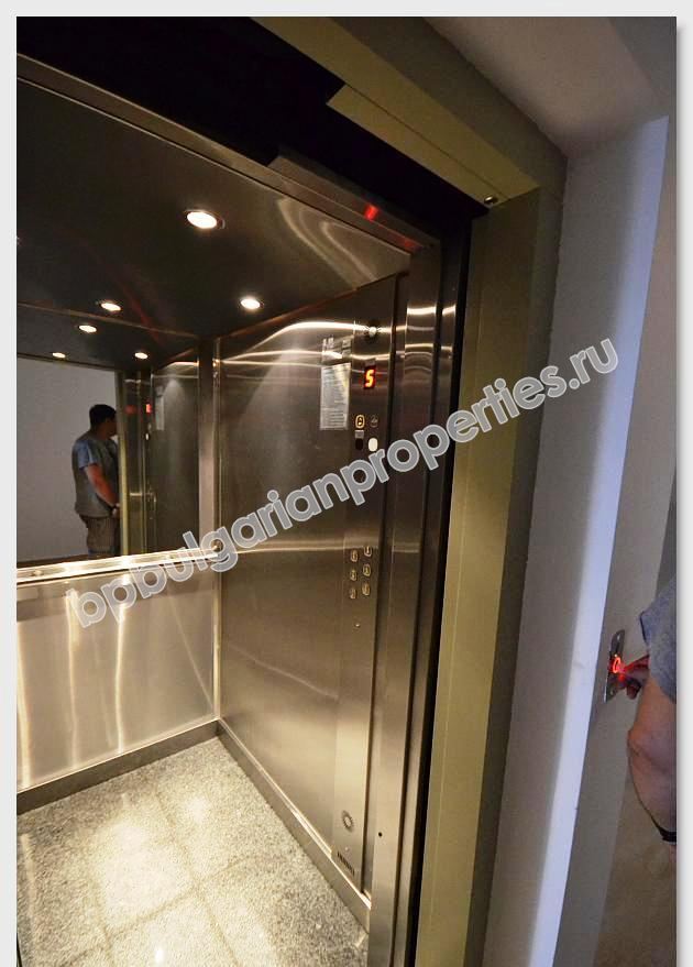 Дешевая трехспальная квартира-мезонин на продажу в курорте Солнечный Берег