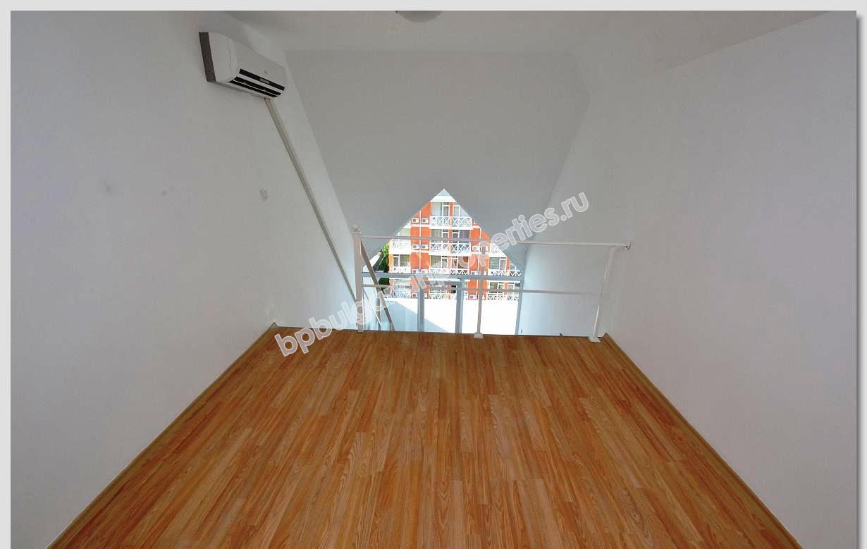 Дешевая трехспальная квартира-мезонин на продажу в курорте Солнечный Берег