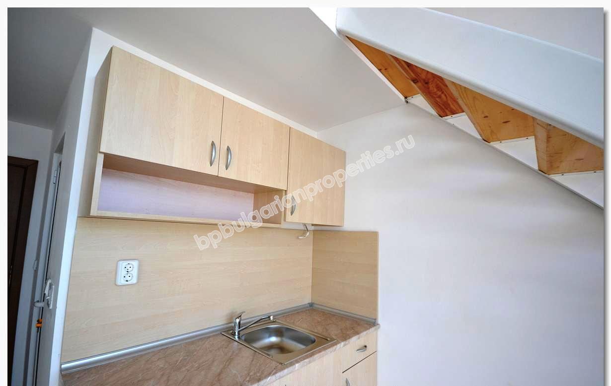 Дешевая трехспальная квартира-мезонин на продажу в курорте Солнечный Берег