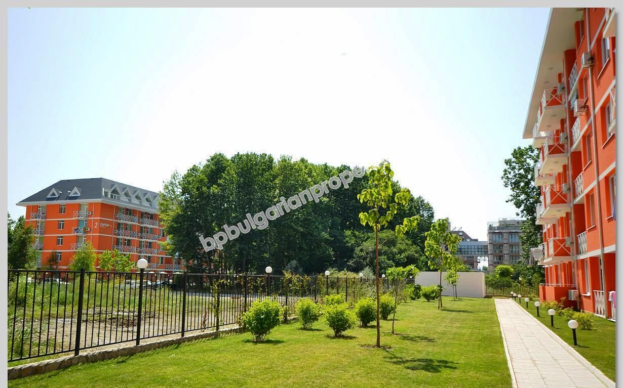 Дешевая трехспальная квартира-мезонин на продажу в курорте Солнечный Берег