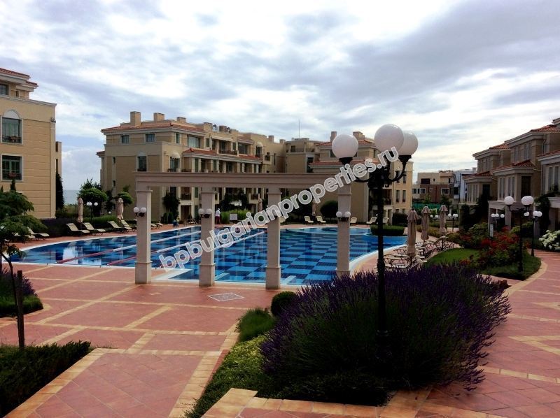 Меблированная студия на первой линии моря на продажу в курорте Черноморец