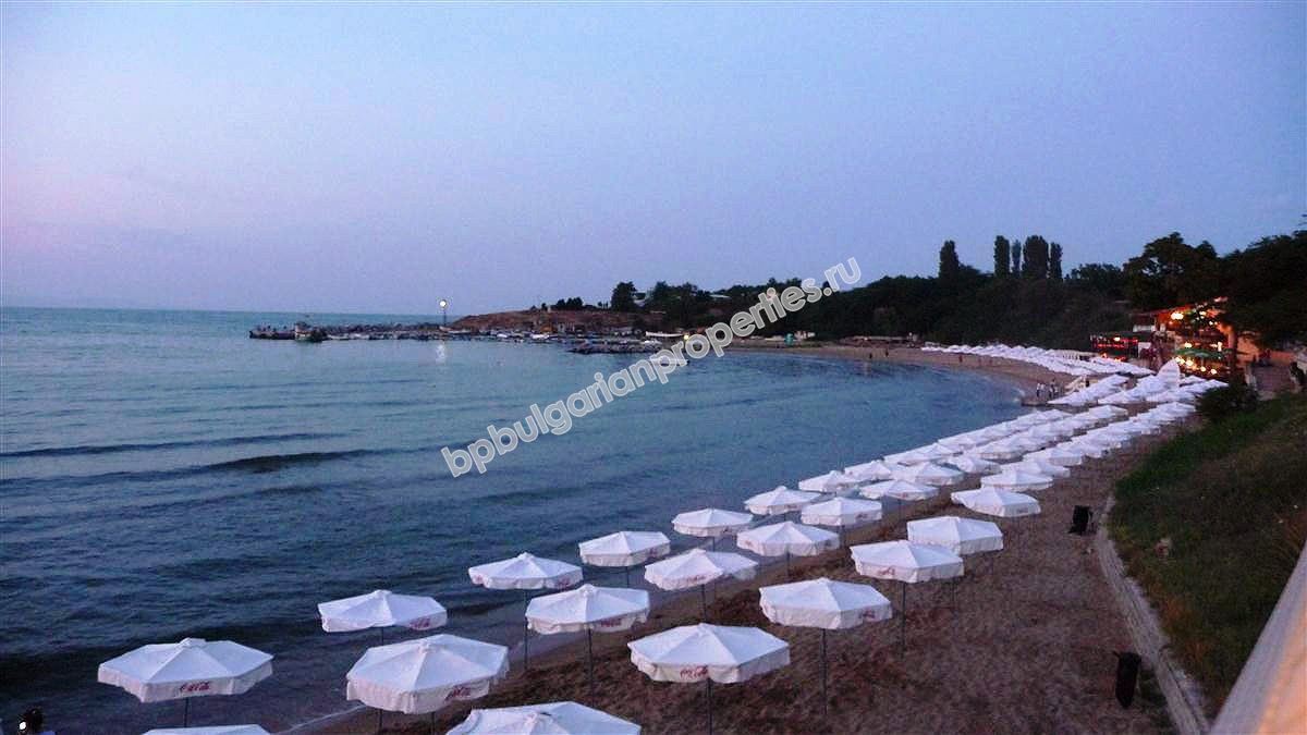 Меблированная студия на первой линии моря на продажу в курорте Черноморец