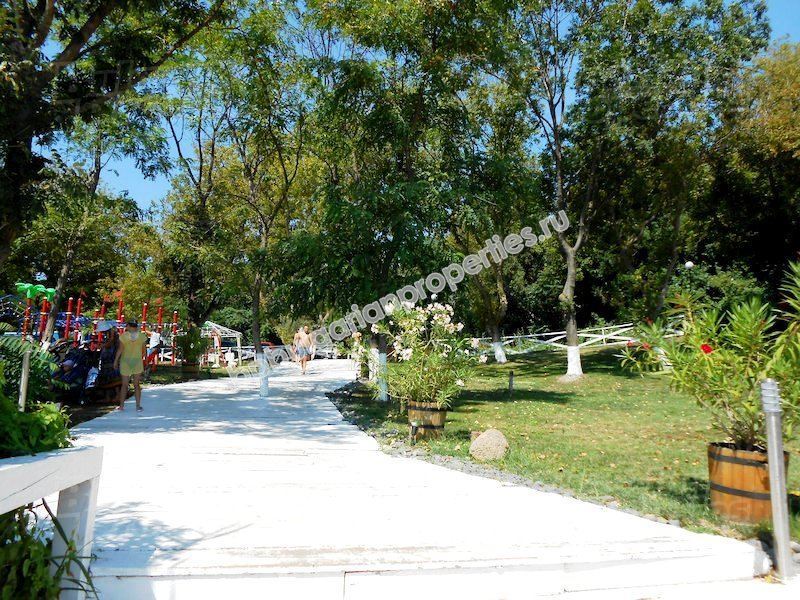 Меблированная студия на первой линии моря на продажу в курорте Черноморец