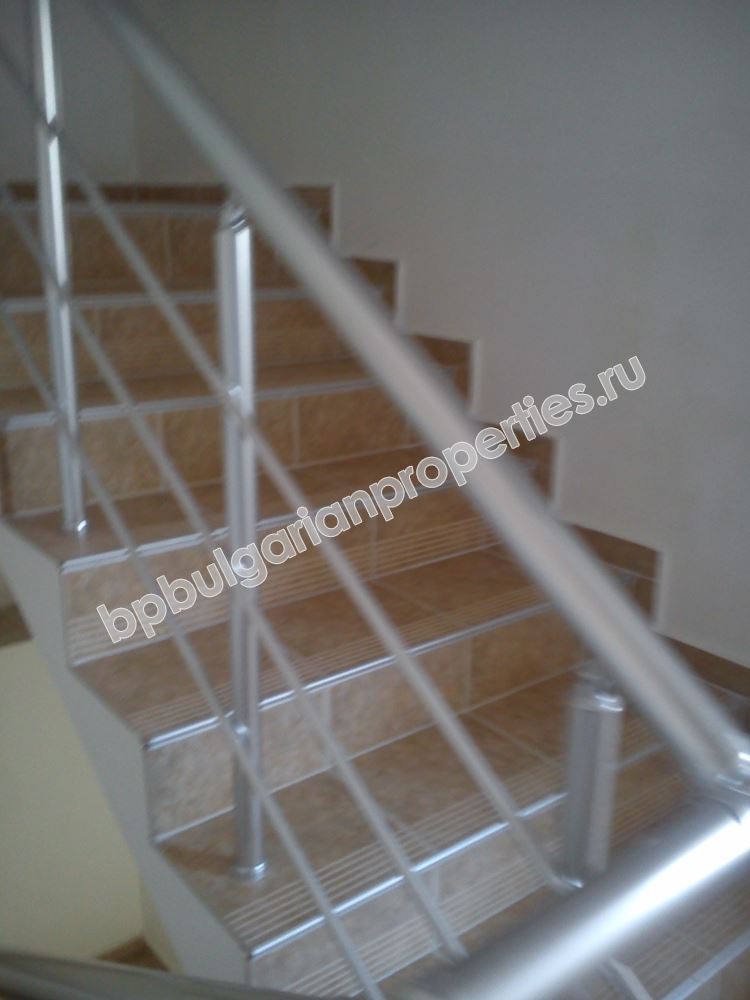 Меблированная студия в новом жилом доме в центре Несебра