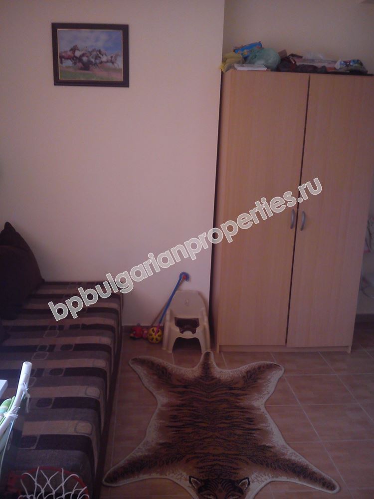 Меблированная студия в новом жилом доме в центре Несебра