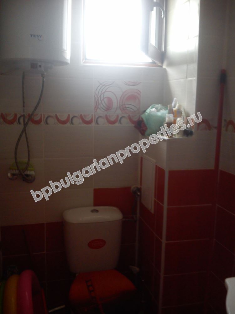 Меблированная студия в новом жилом доме в центре Несебра