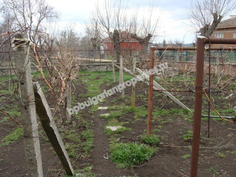 Одноэтажный дом с большим участком в 25 км от моря, обл. Бургас Одноэтажный дом с большим участком в 25 км от моря, обл. Бургас
