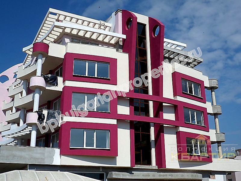 Люксовые квартиры с видом на море на продажу в городе Несебр