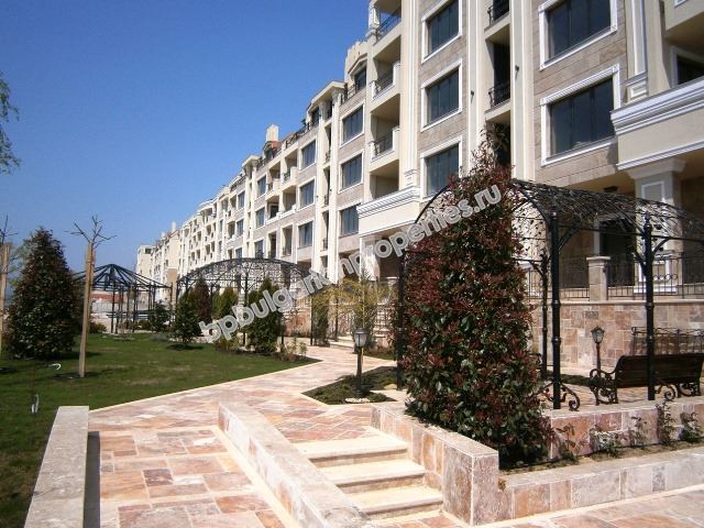 Недвижимость в элитном комплексе на первой линии в Поморие