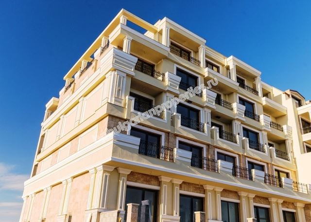 Недвижимость в элитном комплексе на первой линии в Поморие