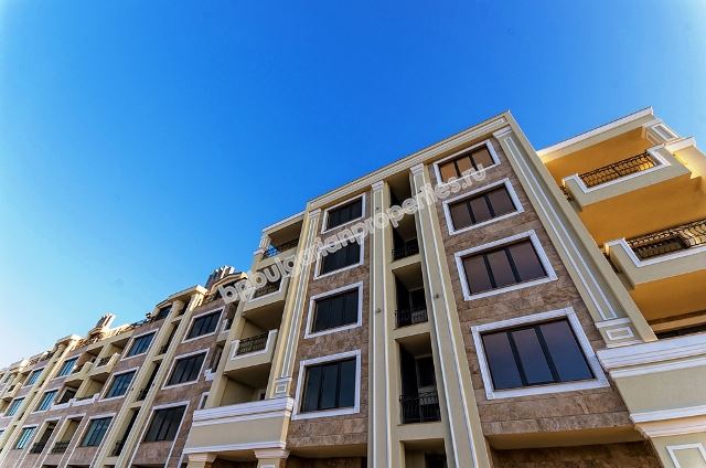 Недвижимость в элитном комплексе на первой линии в Поморие