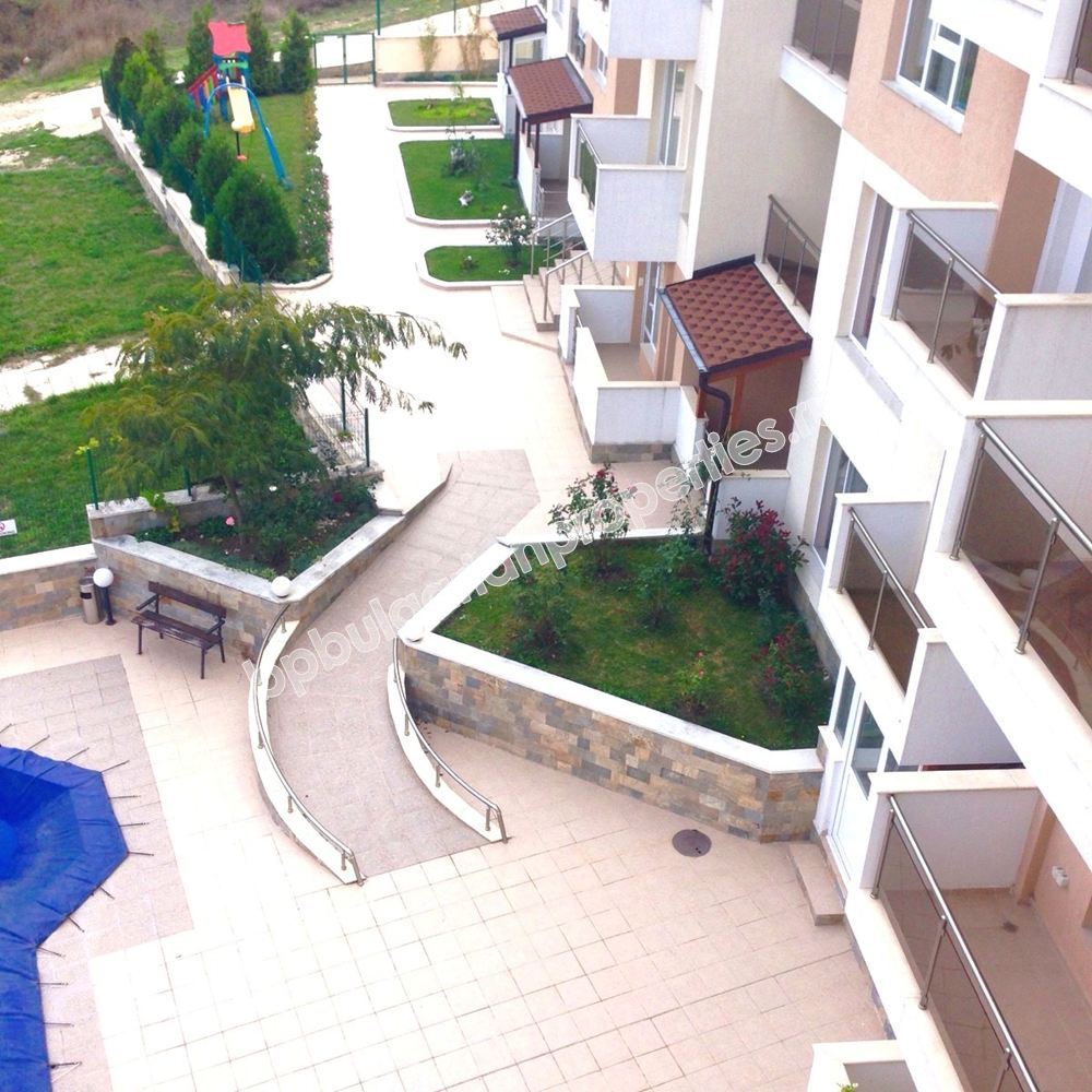 Новая двухкомнатная квартира с видом на море на продажу в курорте Бяла