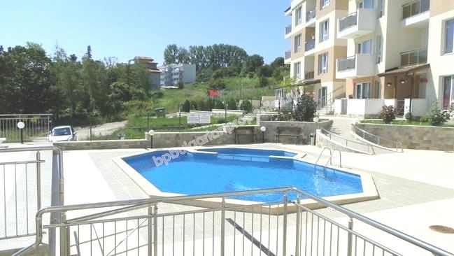 Новая двухкомнатная квартира с видом на море на продажу в курорте Бяла