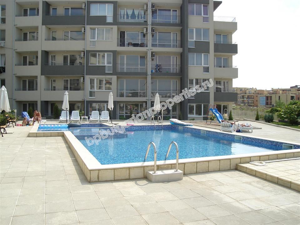 Меблированная студия близко к пляжу на продажу в курорте Святой Влас