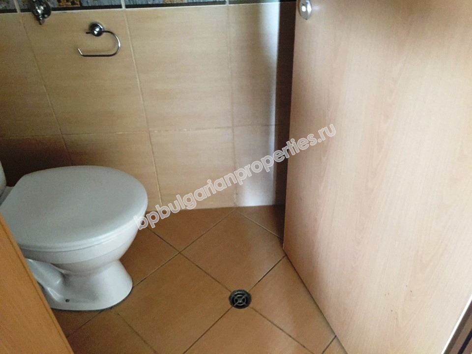 Меблированная трехкомнатная квартира на продажу в супер-центре курорта Солнечный Берег