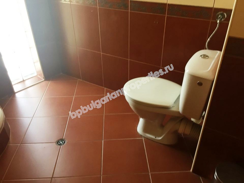 Меблированная трехкомнатная квартира на продажу в супер-центре курорта Солнечный Берег