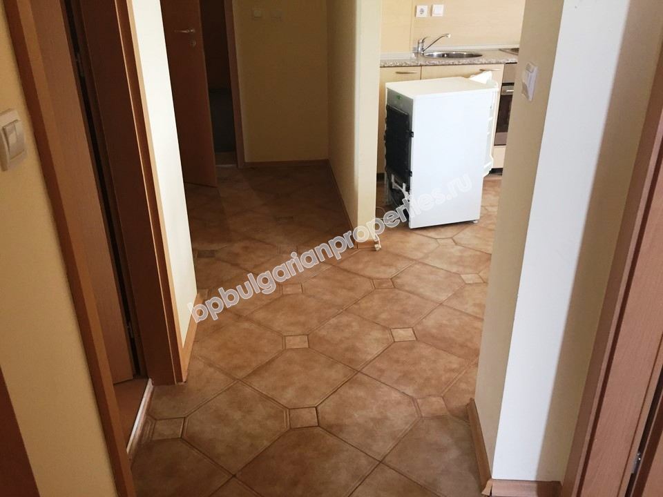 Меблированная трехкомнатная квартира на продажу в супер-центре курорта Солнечный Берег