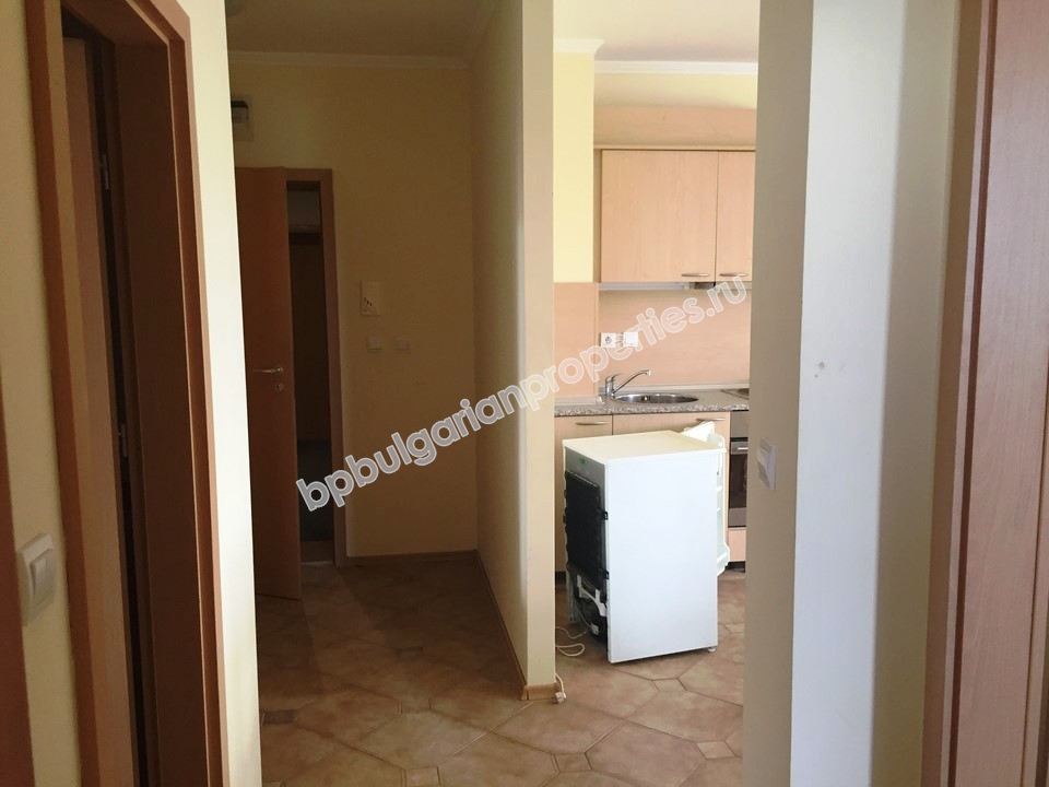 Меблированная трехкомнатная квартира на продажу в супер-центре курорта Солнечный Берег