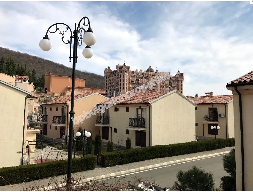 Двухкомнатная квартира на продажу в курорте Елените