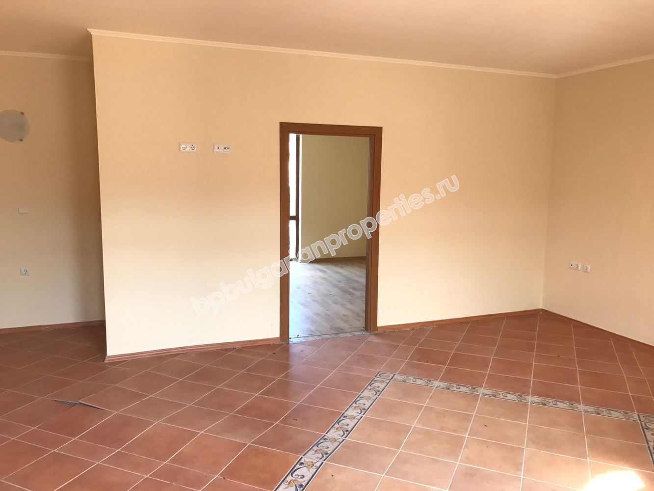 Двухкомнатная квартира на продажу в курорте Елените