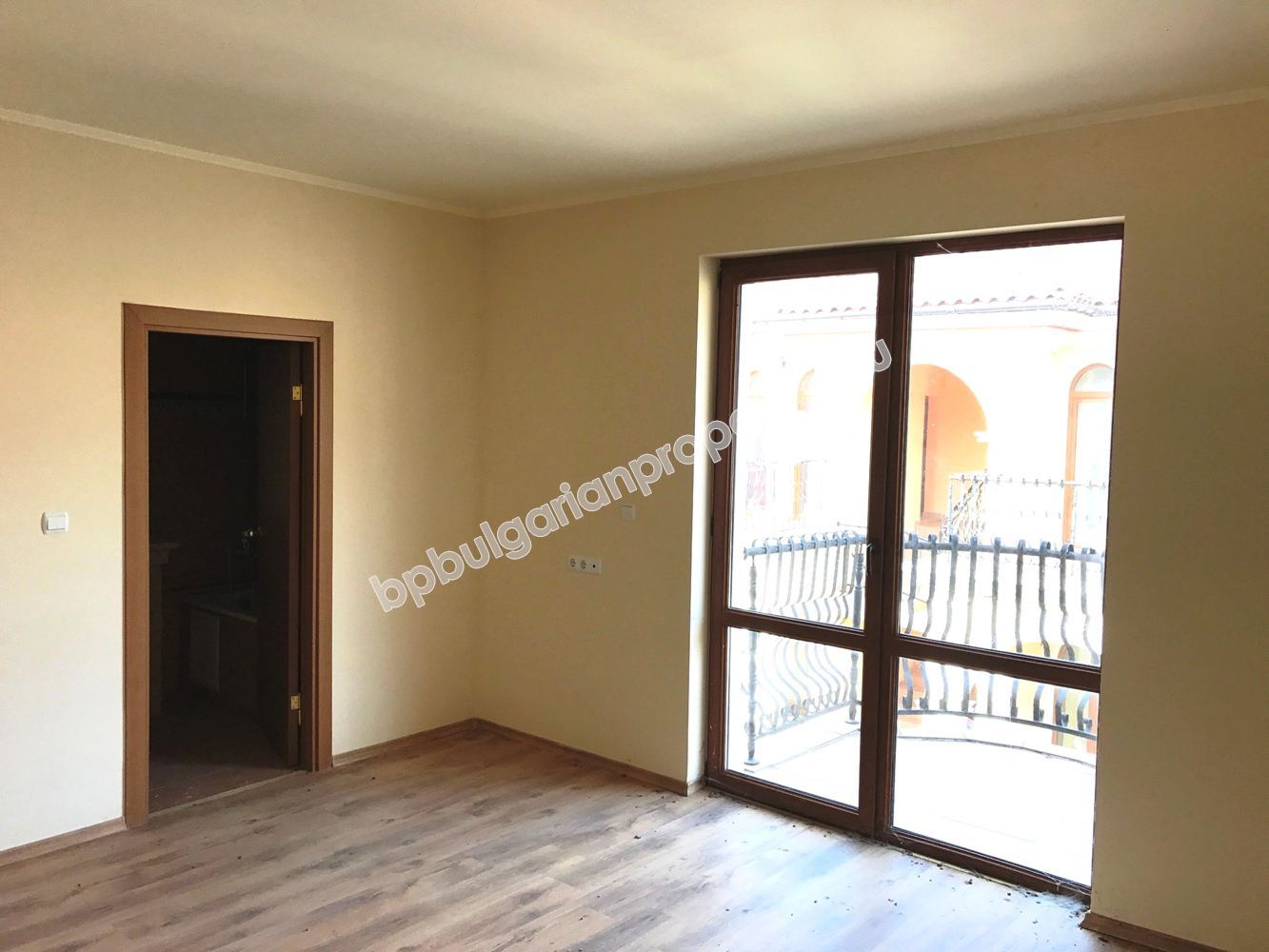 Двухкомнатная квартира на продажу в курорте Елените