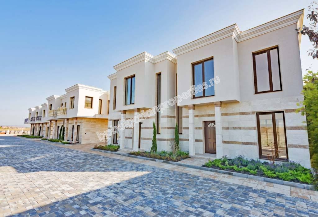 Элитные дома на берегу моря на продажу в новом комплексе вблизи города Бургас