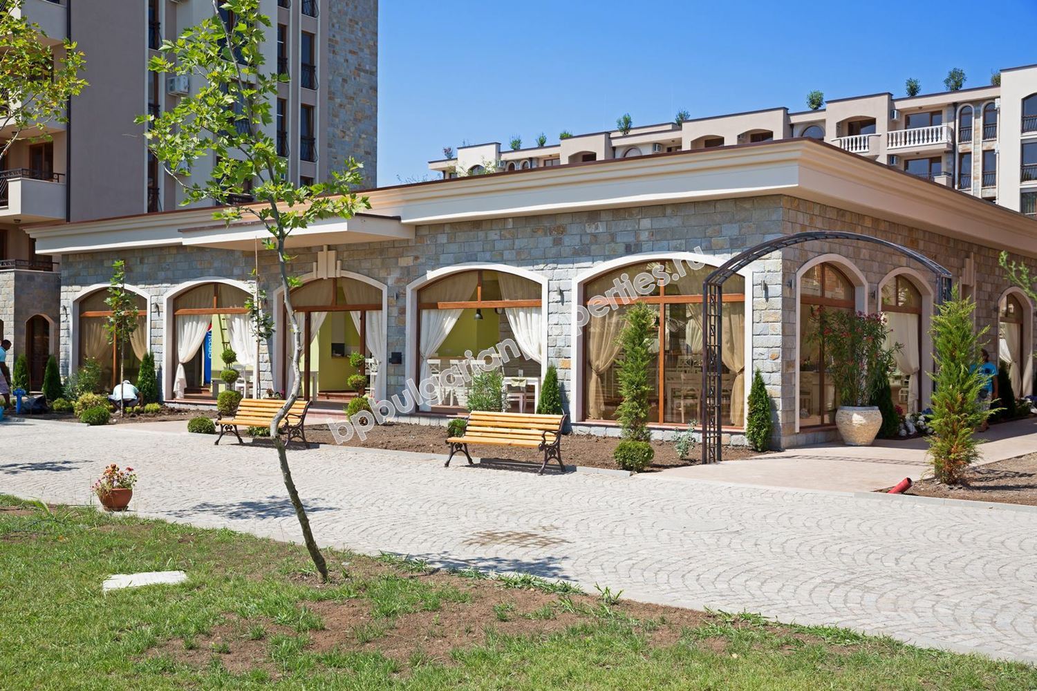 Однокомнатная квартира-студия на продажу в курорте Солнечный Берег