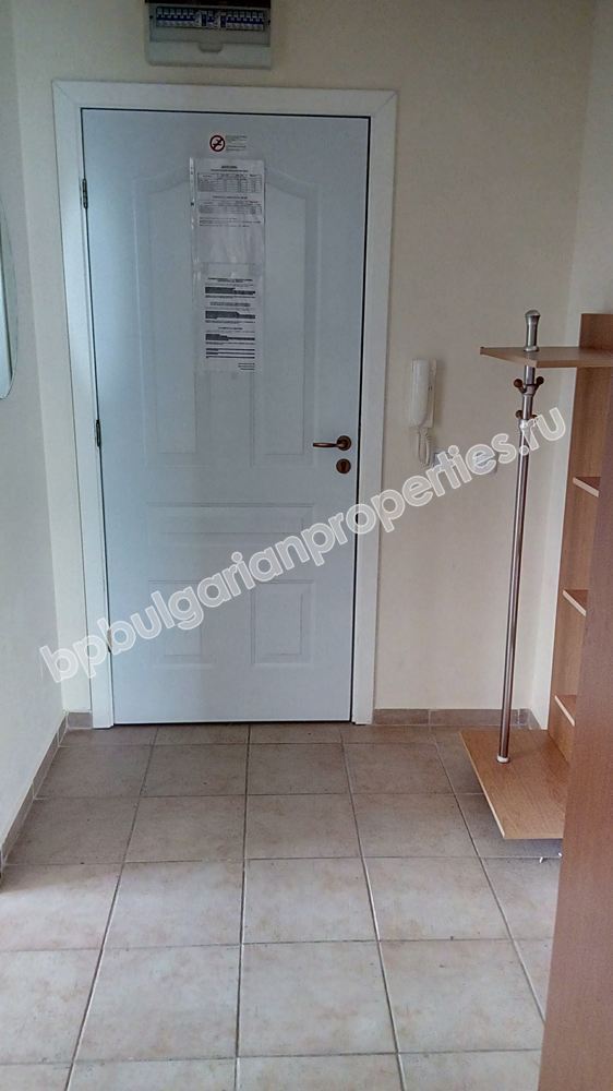 Двухкомнатная меблированная квартира на продажу близко к пляжу в курорте Святой Влас