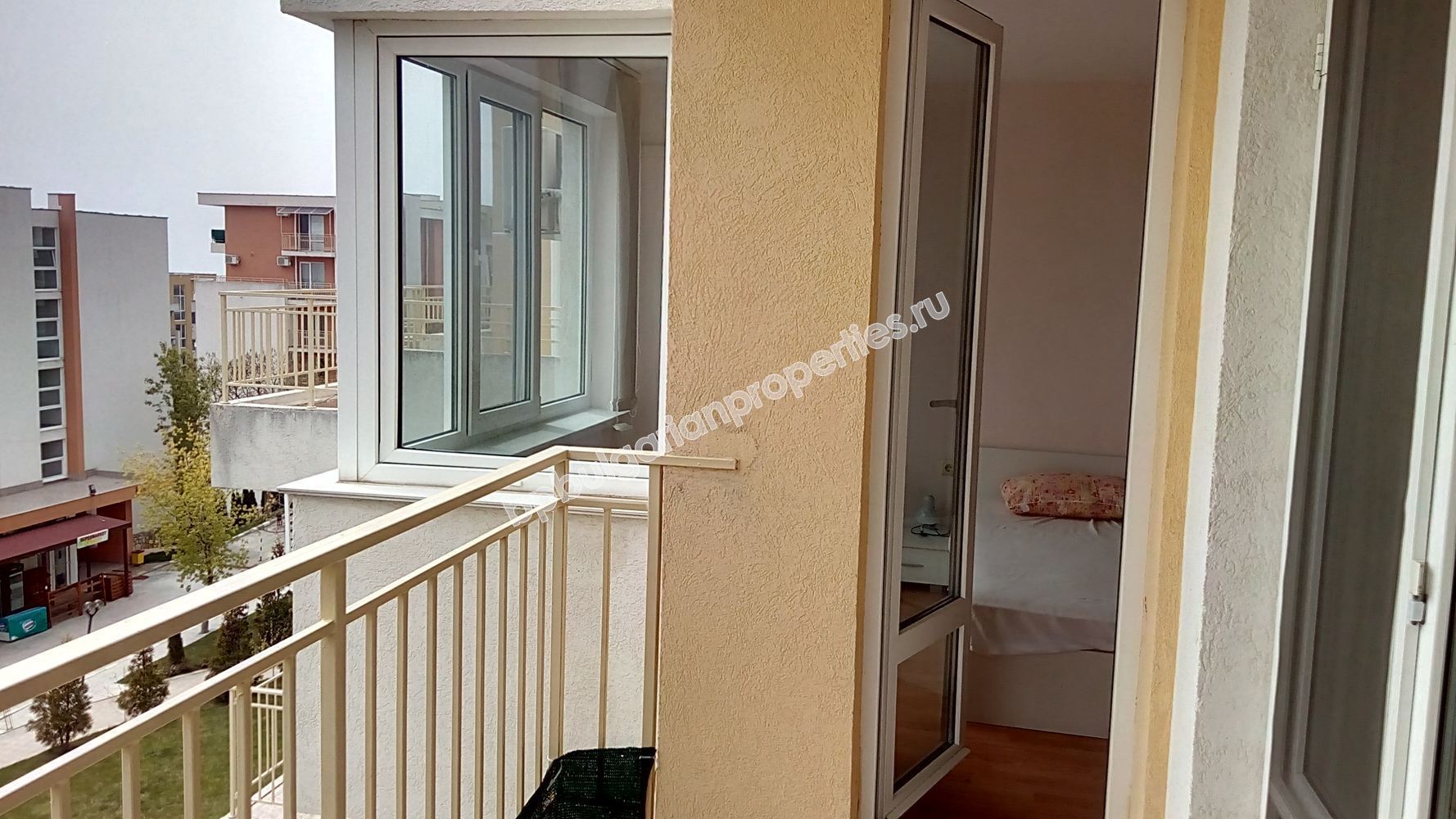 Двухкомнатная меблированная квартира на продажу близко к пляжу в курорте Святой Влас