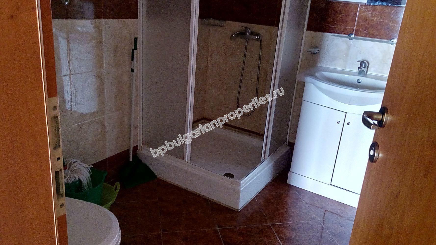 Двухкомнатная меблированная квартира на продажу близко к пляжу в курорте Святой Влас