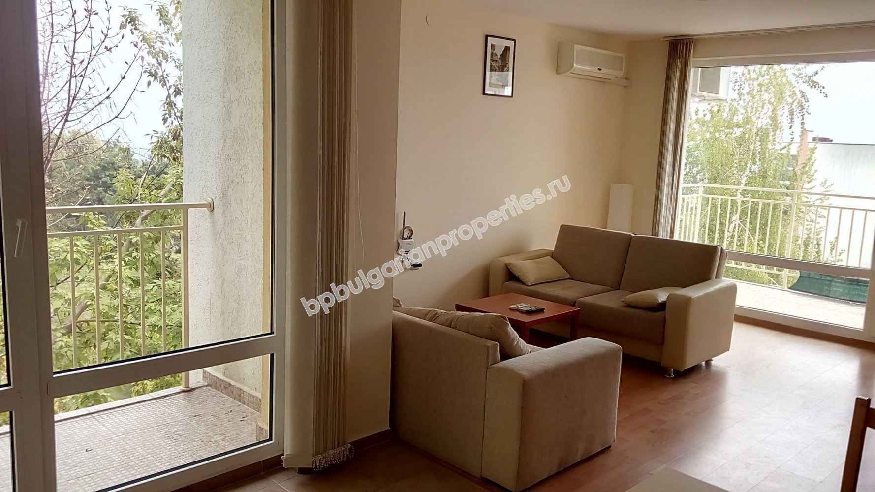 Двухкомнатная меблированная квартира на продажу близко к пляжу в курорте Святой Влас