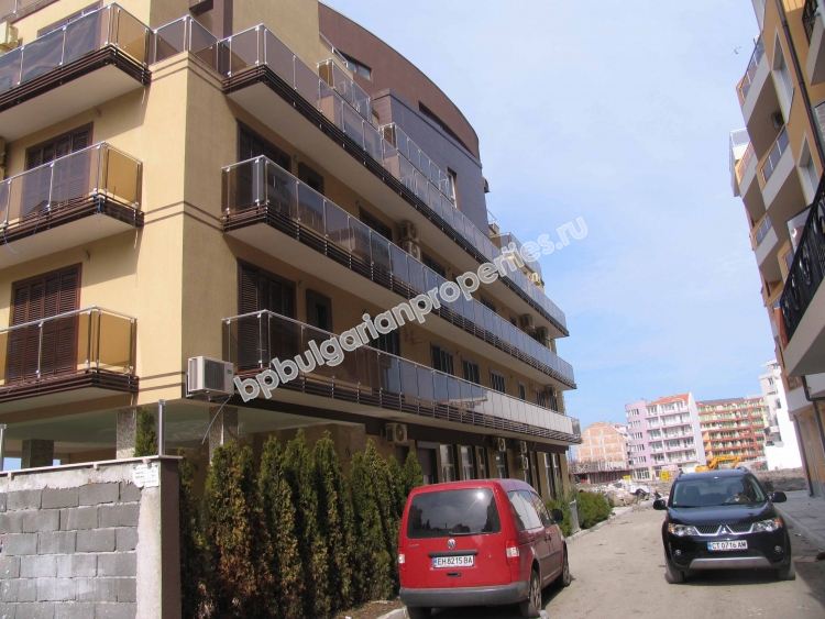 Двухкомнатная меблированная квартира на продажу вблизи моря в центре города Поморие