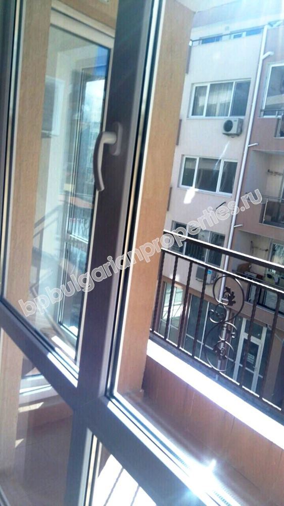 Новая студия на продажу в жилом доме вблизи пляжа в городе Поморие