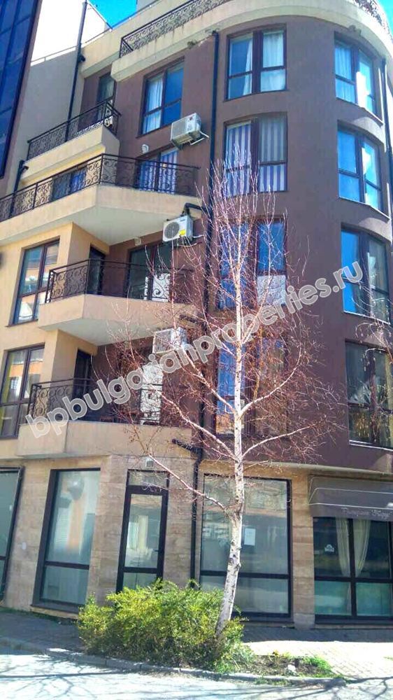 Новая студия на продажу в жилом доме вблизи пляжа в городе Поморие