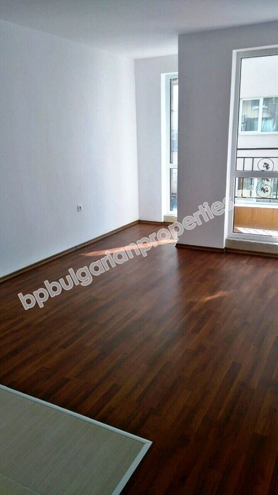 Новая студия на продажу в жилом доме вблизи пляжа в городе Поморие